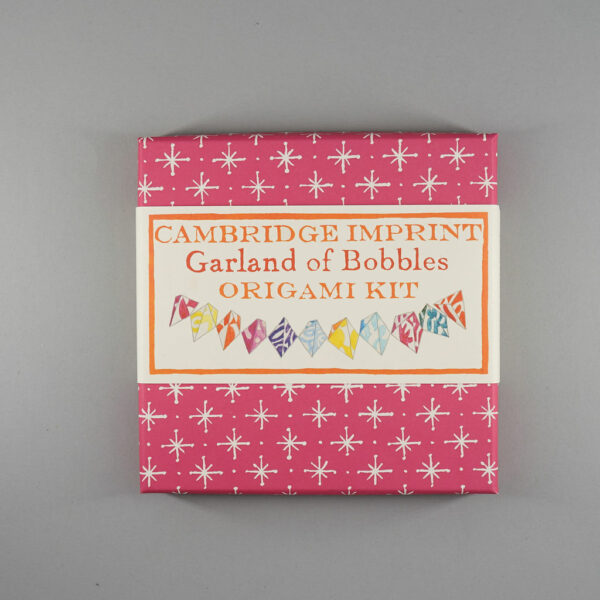 Garland of bobbles Cambridge Imprint Origami Kit